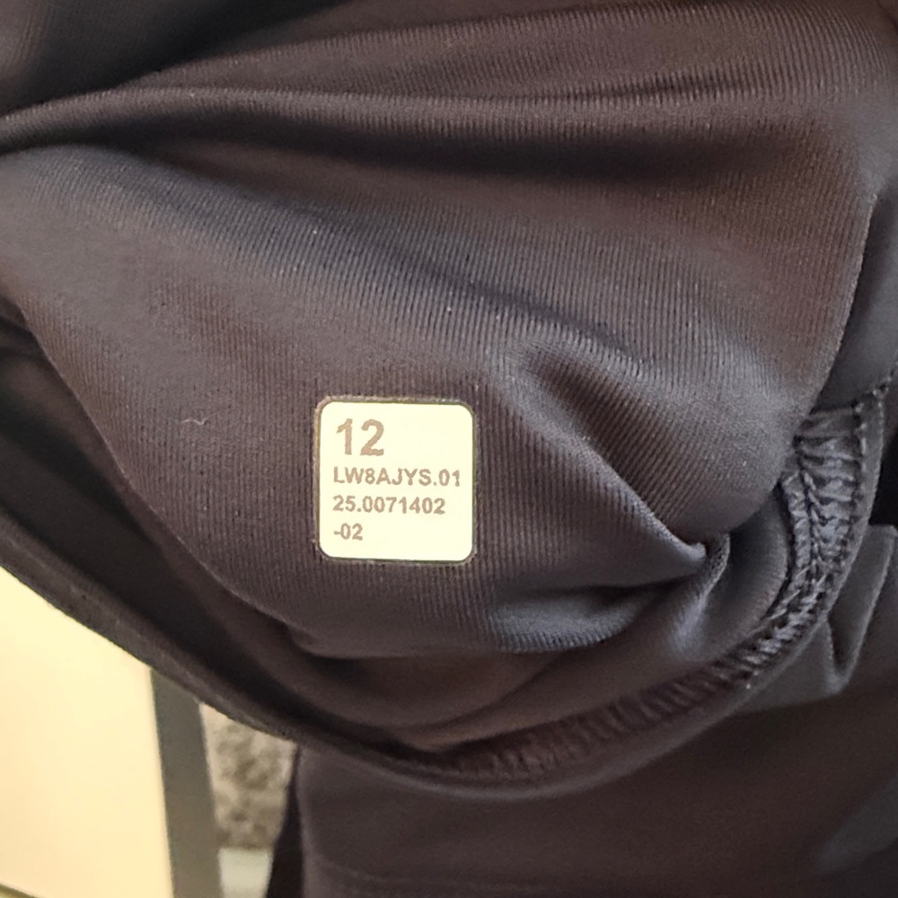Lululemon varsity high rise black tennis skirt size 12 - Picture 8 of 8